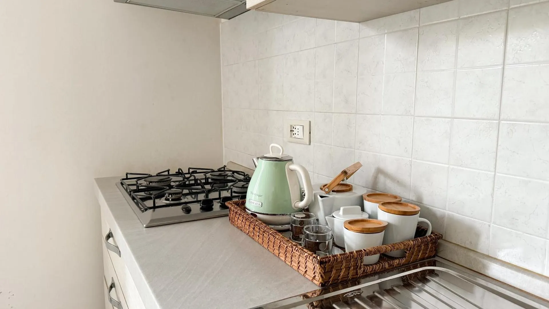 Two-Room Apartment With Garden And Parking コモ