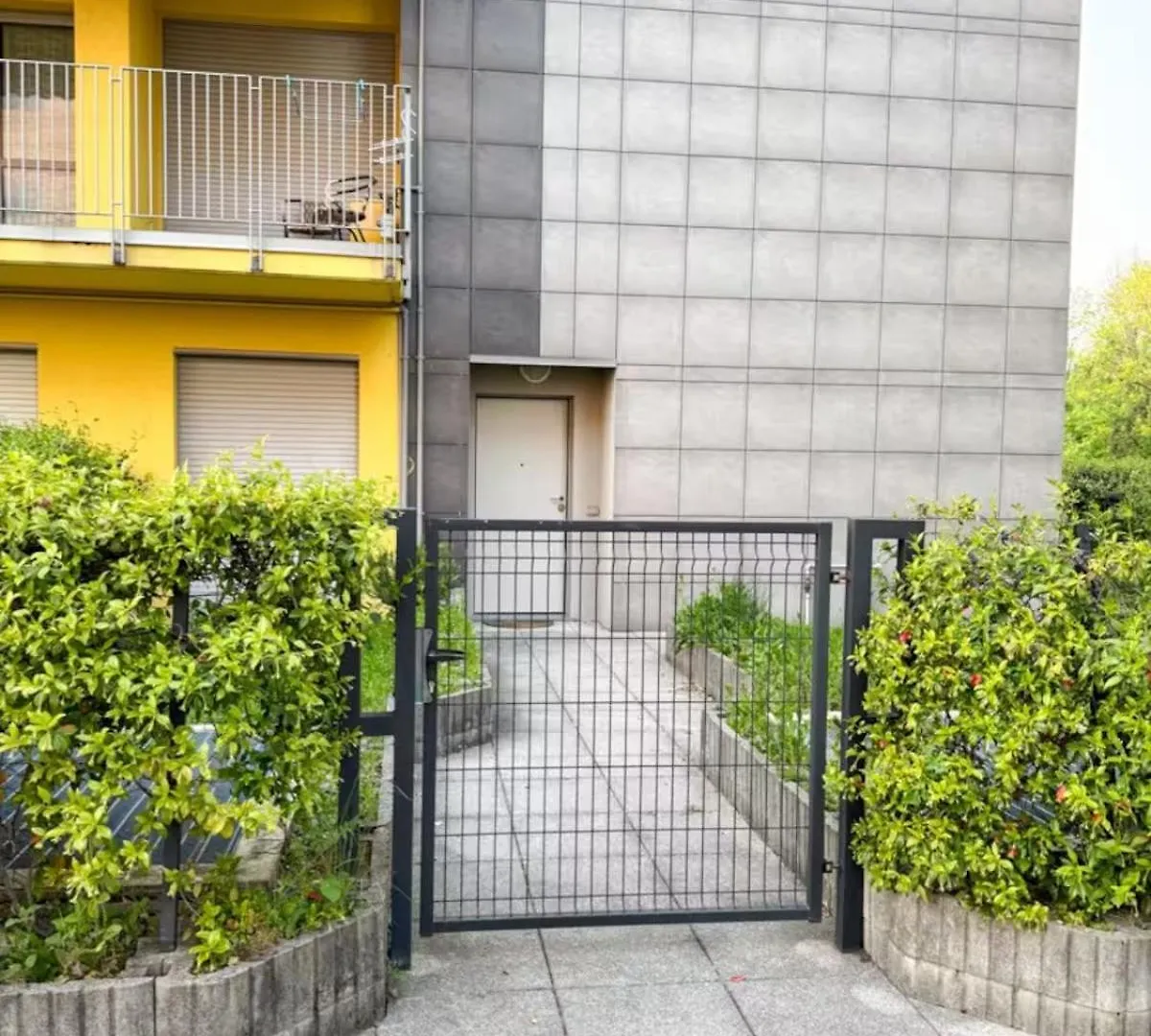 Two-Room Apartment With Garden And Parking Como Italien